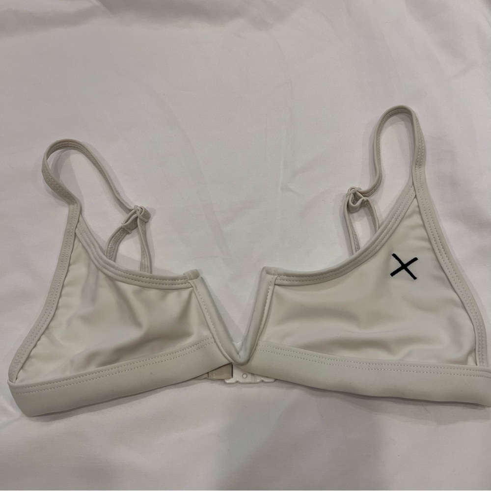 Boutine LA white bikini top
